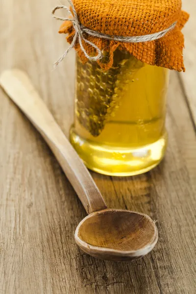 甘い健康な蜂蜜 — ストック写真