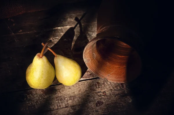 テーブルの梨 — ストック写真