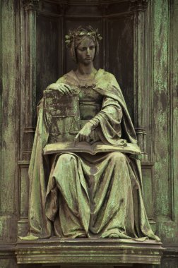 Corpus juris heykeli
