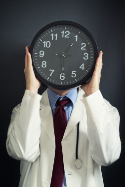 Doktor mesai olduğunu