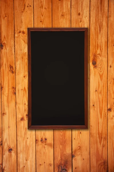 Schoolbord op houten achtergrond — Stockfoto