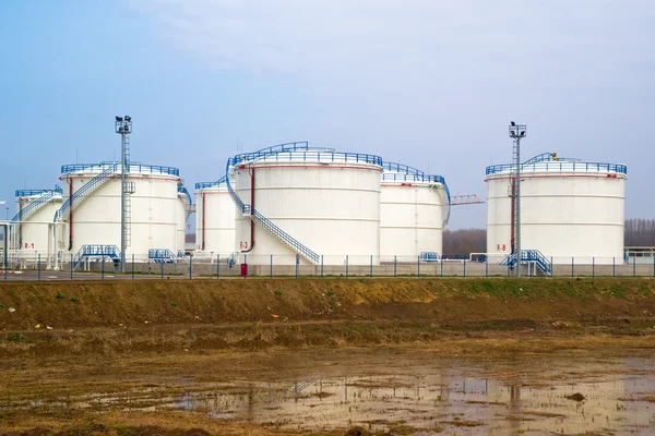 Petrol depolama tankları — Stok fotoğraf