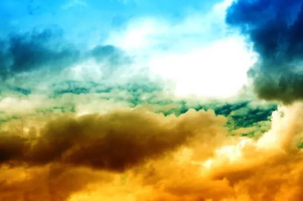 Nubes de tormenta pesada —  Fotos de Stock