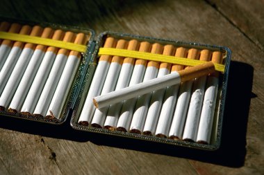 sigara sigara kutusu içinde
