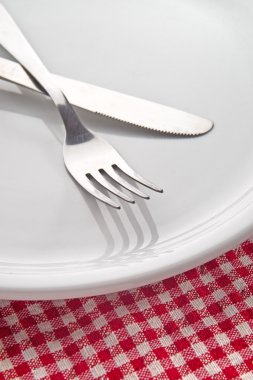 çatal ve bıçak tabakta