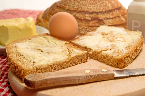 Хліб з маслом — стокове фото
