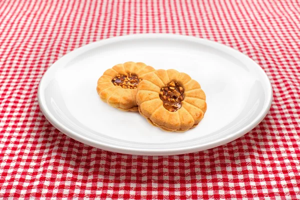 Galletas en plato —  Fotos de Stock