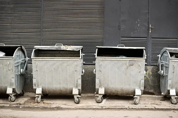 Metalen afval containers — Stockfoto