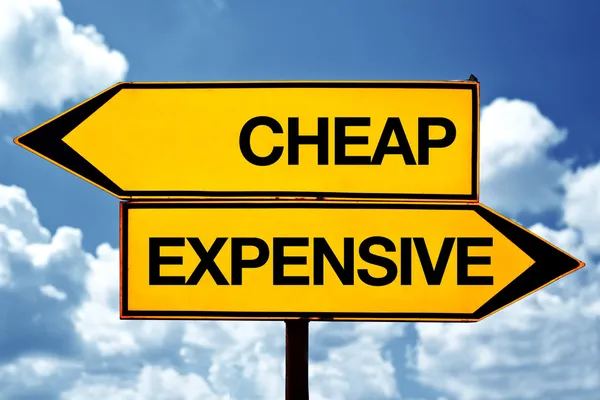 Cheap or expensive, opposite signs — Stock Photo, Image