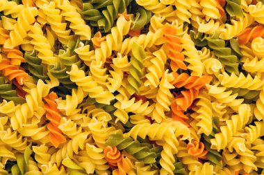 rotini ya da sarmal makarna