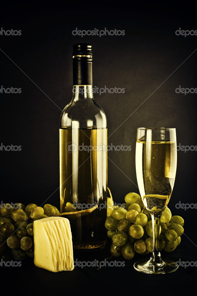 White wine and grapes Stock Photo by ©stevanovicigor 33680637