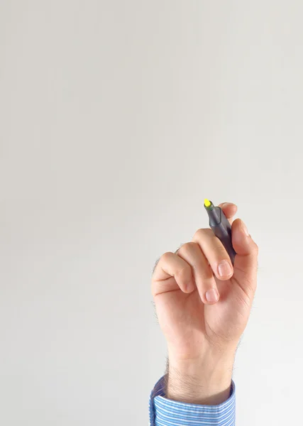 Empresario escribiendo con rotulador — Foto de Stock