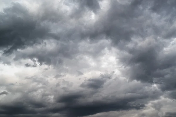 Heavy storm clouds — Stock Photo, Image