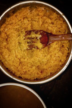 tavada kızarmış lahana