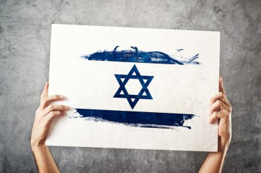İsrail bayrağı. israelian bayrak bayrak tutan adam.