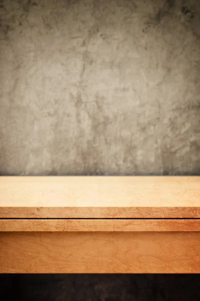 Empty wooden table top for product placement — Stock Photo, Image