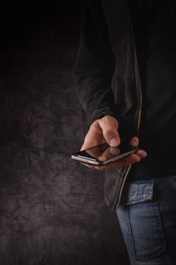 el ile hareket eden acımak telefon