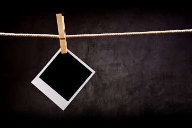 Instant photo frame fotoğraf kağıdına iple bağlı