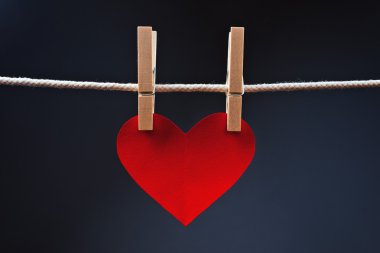 Sevgililer günü kartı kalp şeklinde