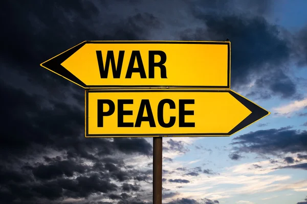 Guerra o pace — Foto Stock
