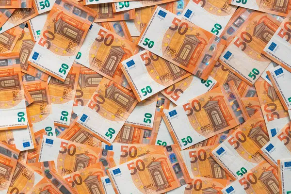 Femtio Eurosedlar Papper Utspridda Bordet Ovanifrån Som Finansiell Och Affärsmässig — Stockfoto