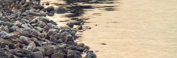 Пляжна Галька Морська Вода Сході Сонця Літні Канікули Узбережжі — стокове фото