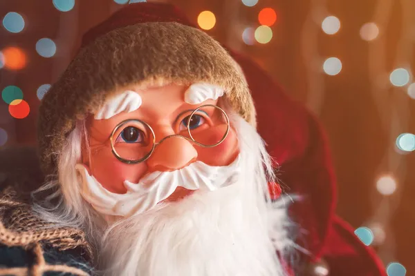 Santa Claus Dummy Leksak Med Festliga Färgglada Sträng Ljus Bokeh — Stockfoto