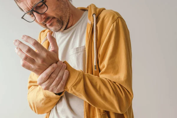 Aching Wrist Pain Symptom Tendonitis Arthritis Adult Caucasian Male Painful — Stock Photo, Image