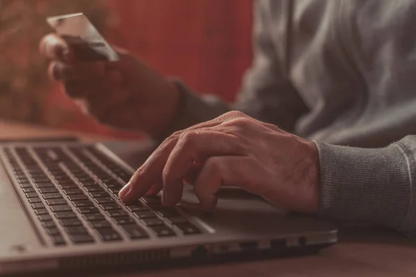 Commerce Concetto Banca Elettronica Uomo Che Utilizza Computer Portatile Carta — Foto Stock