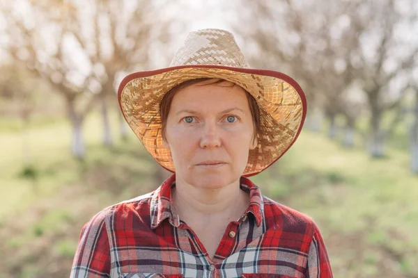 Portrait Female Farmer Organic Walnut Orchard Sustainable Farming Homegrown Produce — Foto Stock