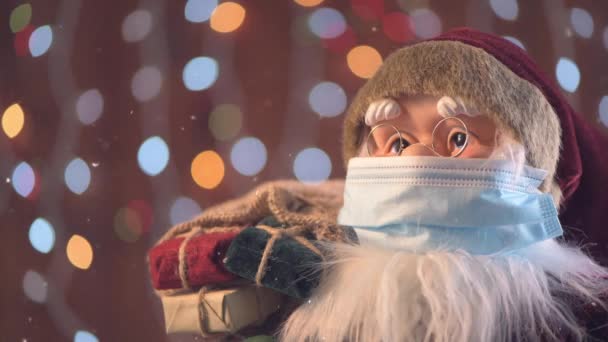 Kerstman Dummy Speelgoed Met Beschermende Gezichtsmasker Voor Covid Pandemieën Selectieve — Stockvideo