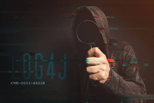 Hooded Computer Hacker Cybersecurity Kwetsbaarheid Log4J Concept Met Digitale Glitch — Stockfoto