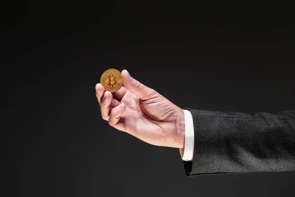 Bitcoin Kripto Tüccarı Altın Para Teklif Ediyor Seçici Odaklı — Stok fotoğraf
