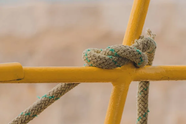 Old Rope Tied Knot Close Selective Focus — Stock Photo, Image