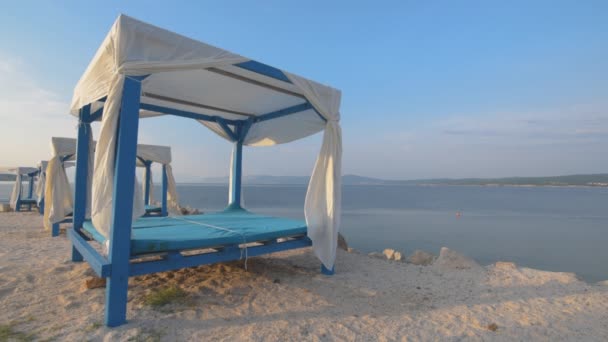 Strandpergola Meer Sommermorgen Sommerferienkonzept — Stockvideo