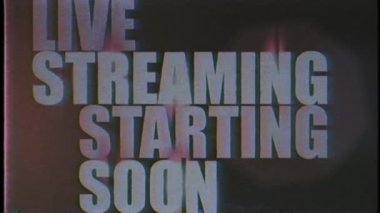 Canlı Yayın yakında başlıyor. Retro VHS arıza efekti, döngüsel görüntüler