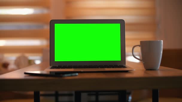 Laptop Computer Blank Green Screen Mock Copy Space Home Office — стоковое видео