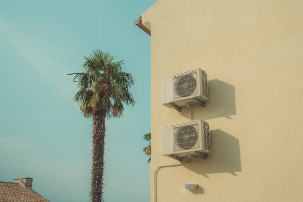 Climatiseur Extérieur Monté Sur Mur Maison Méditerranéenne Croatie Espace Copie — Photo