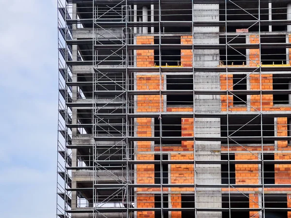 Apartment Building Construction Site Scaffolding Surrounding Built Structure Building Tall — Stok fotoğraf