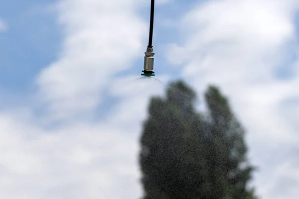 Gartenbewässerung Sprinklerventil Das Wasser Versprüht Selektiver Fokus — Stockfoto