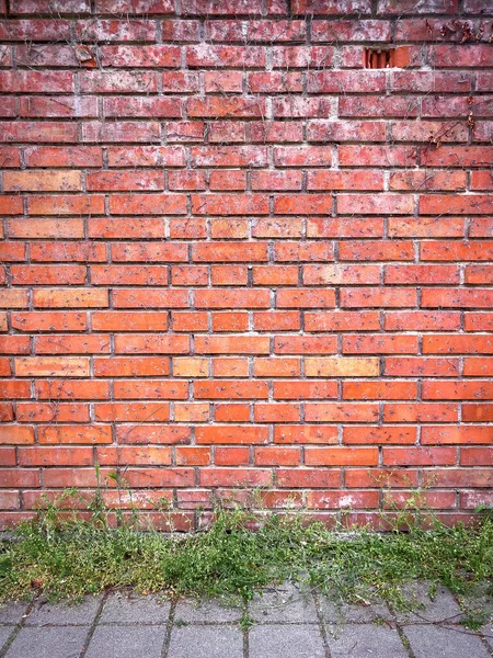 Vertical Shot Red Brick Wall Facade Urban Background Texture Graphic — Stockfoto