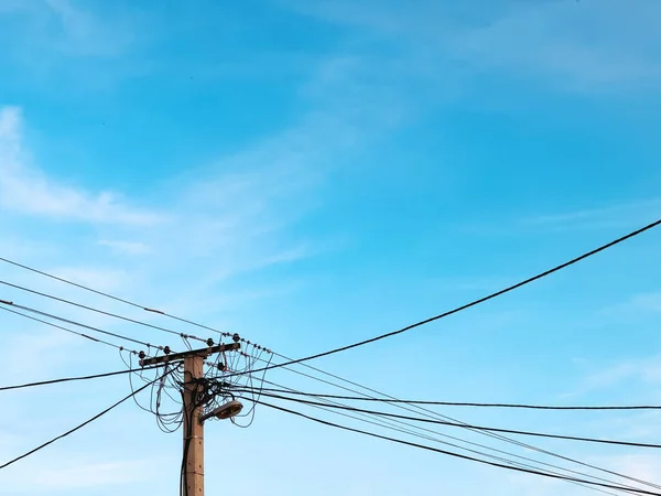 Old Concrete Electricity Pole Power Line Cables Blue Sky — ストック写真