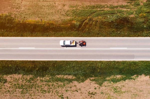 Aerial Shot Pickup Truck Trailer Highway Countryside Landscape Drone Pov — 图库照片