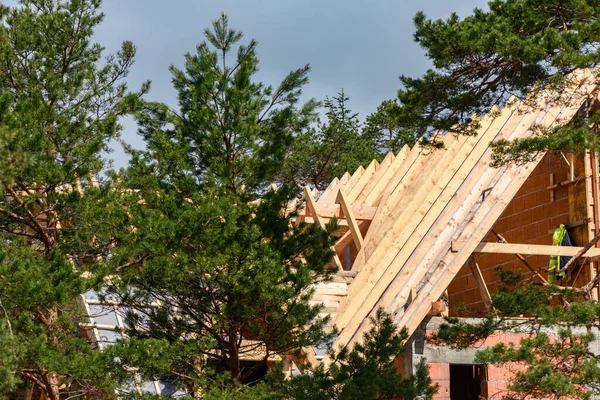 Drewniane Belki Budowy Dachu Domu Budowy Nowego Domu — Zdjęcie stockowe