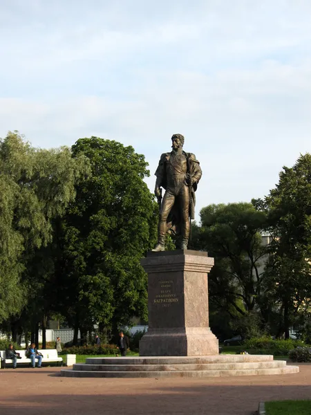 サンクト ・ ペテルブルグ歩兵王子ピョートル ・ バグラチオンの一般の記念碑 — ストック写真