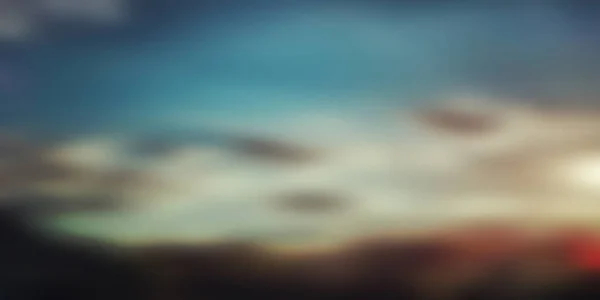 カラフルな抽象的なブリュリー画像 夕暮れの曇り空 ワイドスケール背景創造的なデザインテンプレート 無料で編集可能なベクトル形式でイラスト — ストックベクタ