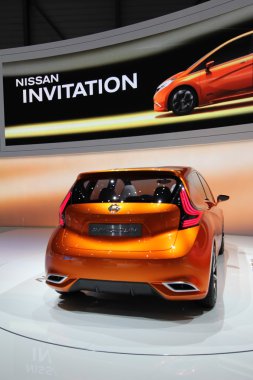 Nissan davet turuncu