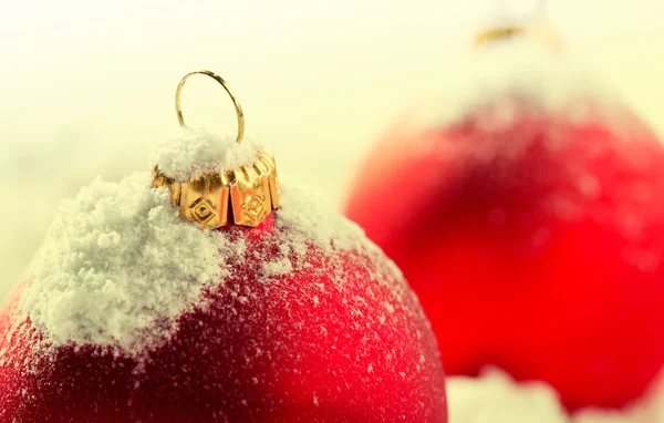 Rote Christbaumkugeln — Stockfoto