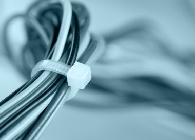 renkli elektrik kabloları