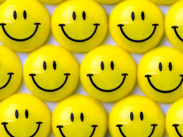 Sonrisas amarillas — Foto de Stock